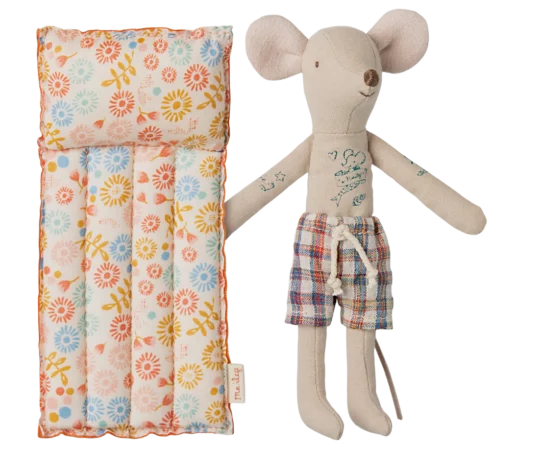 souris – papa et son matelas de plage fleuri