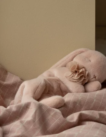 peluche lapin couché - poudre