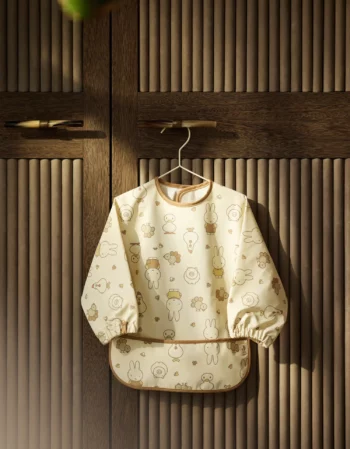 miffy family farm - bavoir à manches